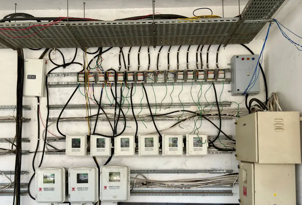 云南汇智科技PLC控制柜在污水处理自动化系统中的应用实践正文配图 1