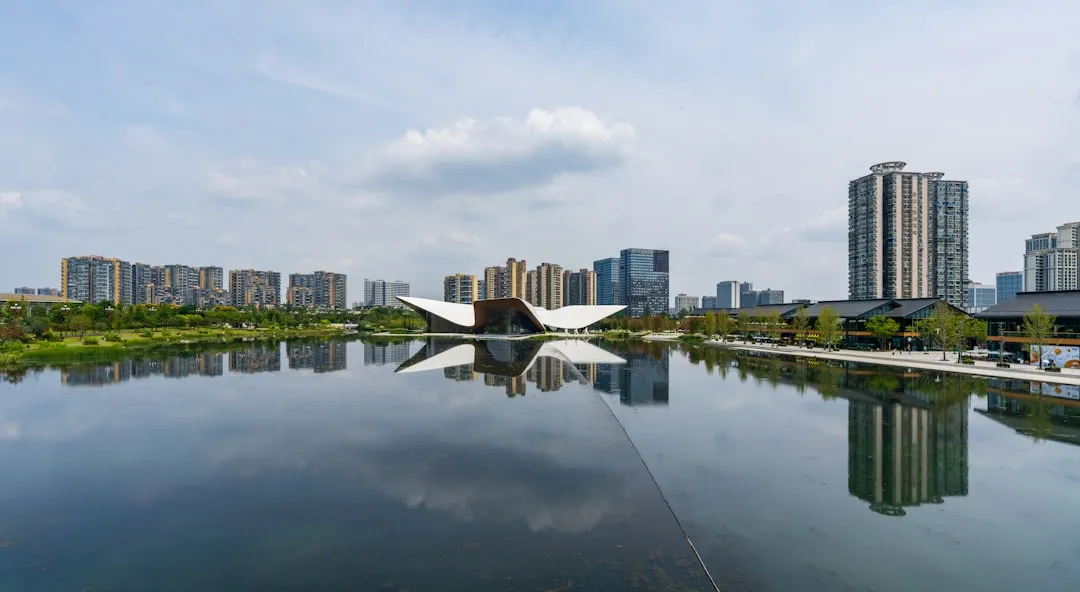 水处理项目中变频柜与PLC控制柜协同运行的方案设计