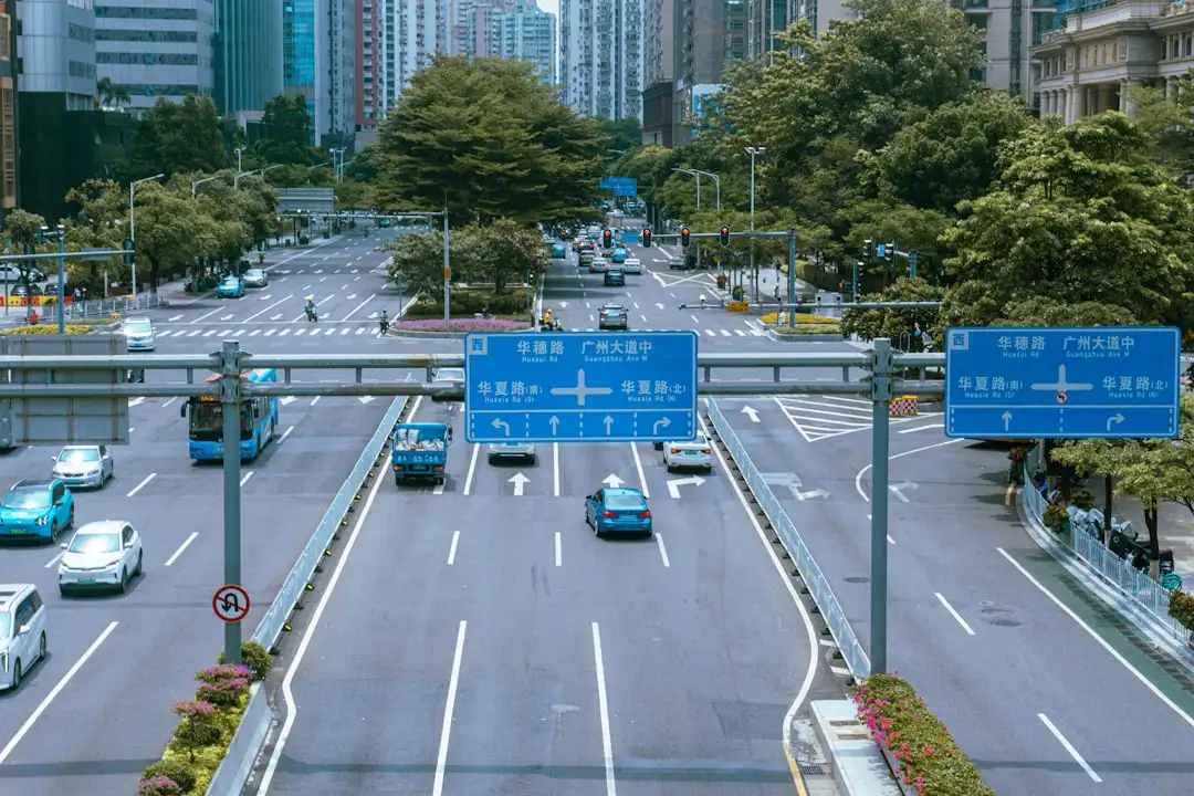 变频柜与PLC控制柜选型对比：云南工厂配电方案详解