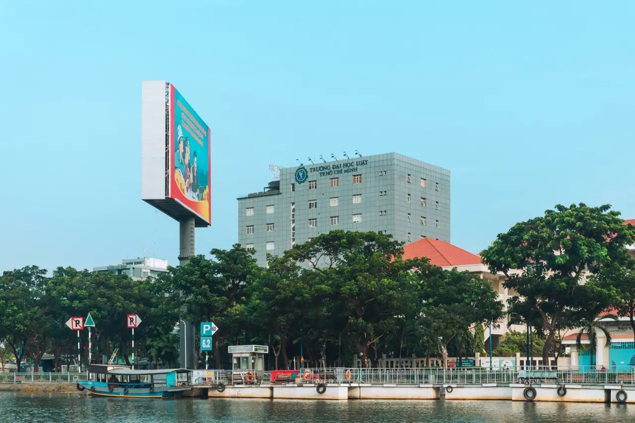 汇智科技变频柜与配电箱产品技术参数对比分析