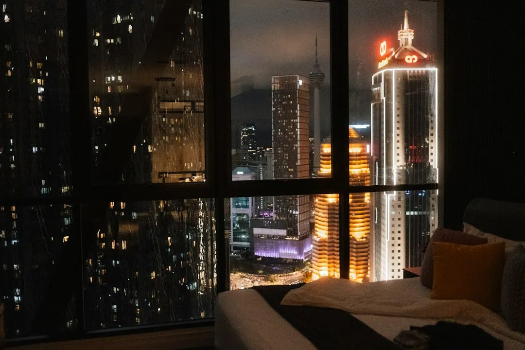 云南汇智科技PLC控制柜在自动化产线中的选型与配置要点